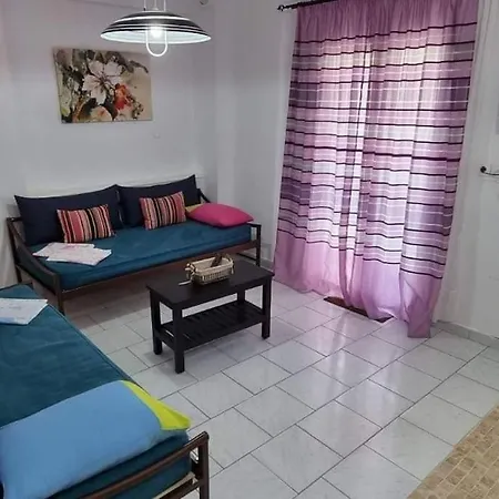 First Floor Near Sea Apartman *