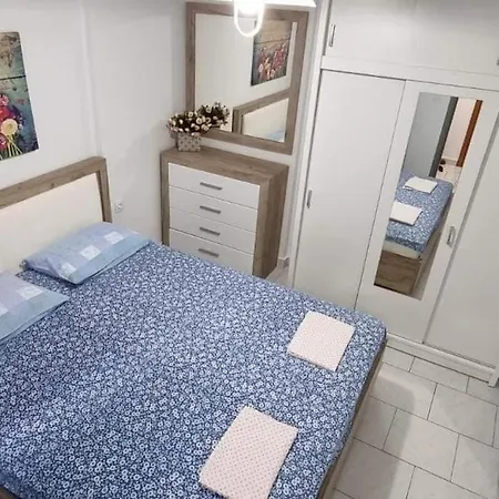 Apartman First Floor Near Sea Flojitá